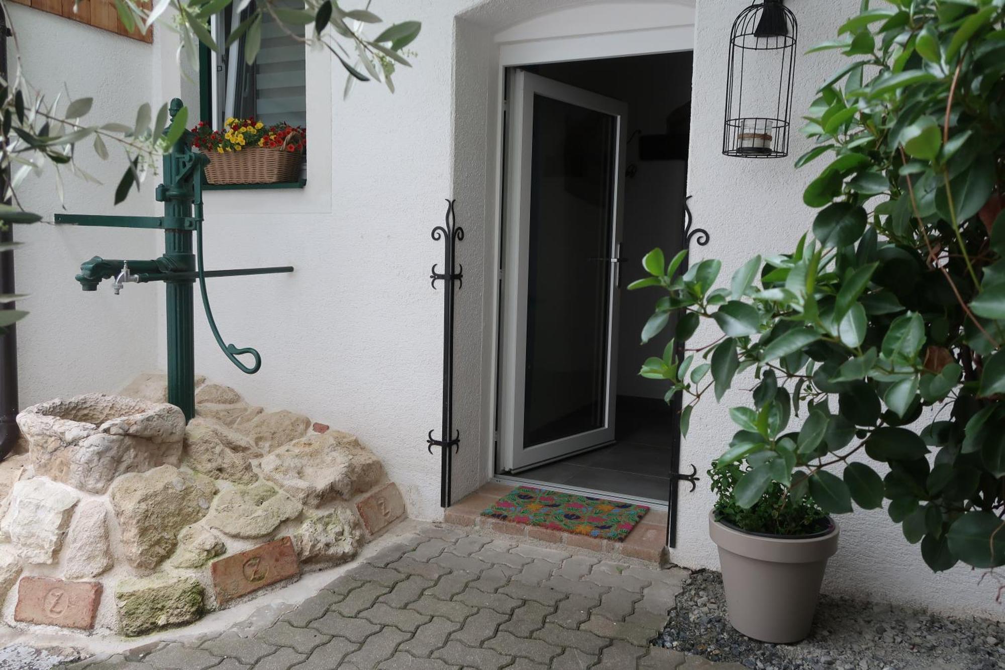Casa Zara Apartman Fertőmeggyes Kültér fotó